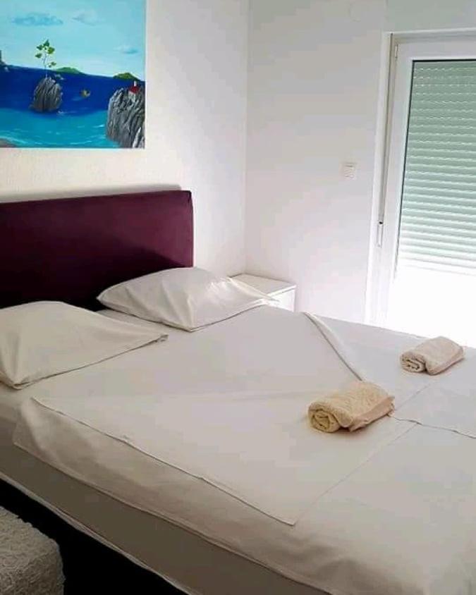 Bajo Apartmany Podgora Esterno foto